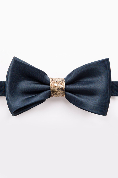 Mucha z Elementem Metalowym