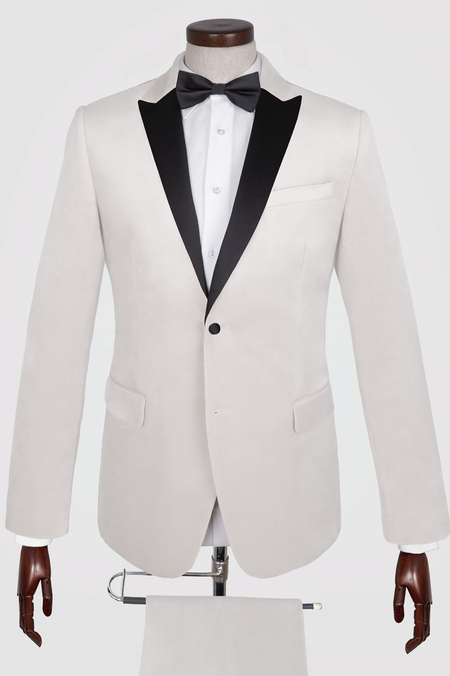 Biały Garnitur Ślubny z Aksamitu