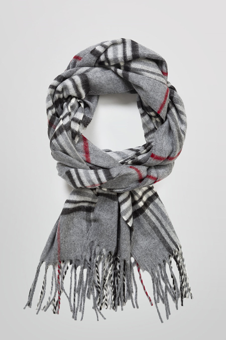 Szal Szary w Kratę